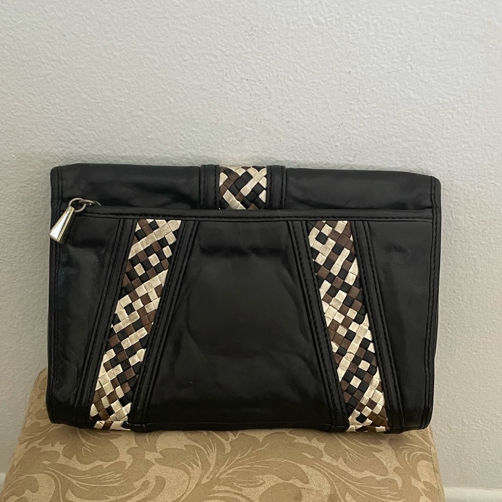 ๐ L.A.M.B. Clutch - Picture 3 of 11